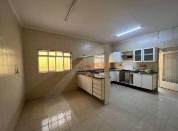 Casa · 300m² · 3 Quartos · 2 Vagas · Sobrado em Vila Rosália, Guarulhos/SP de 0m² 3 quartos à venda por R$ 900.000,00