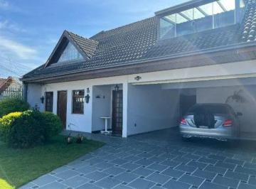 Casa · 390m² · 4 Quartos · 4 Vagas · Casa em Jardim Botânico, Curitiba/PR de 390m² 4 quartos à venda por R$ 1.400.000,00