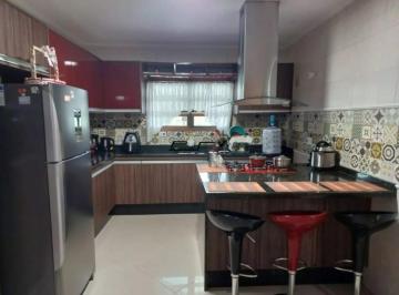 Casa · 290m² · 3 Quartos · 2 Vagas · Casa em Quarta Divisão, Ribeirão Pires/SP de 290m² 3 quartos à venda por R$ 720.000,00