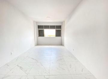 Comercial · 32m² · Sala em Centro, Fortaleza/CE de 32m² para locação R$ 650,00/mes