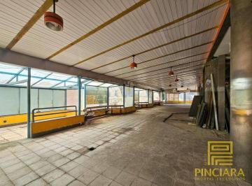 Comercial · 364m² · 15 Vagas · Loja em Badu, Niterói/RJ de 364m² para locação R$ 10.000,00/mes