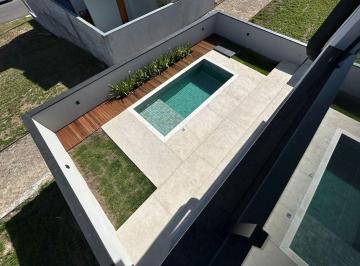 Casa · 250m² · 3 Quartos · 4 Vagas · Sobrado em Vila Santos, Caçapava/SP de 250m² 3 quartos à venda por R$ 1.295.000,00