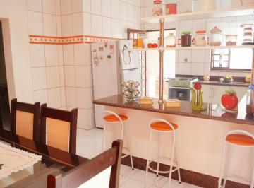 Casa · 235m² · 3 Quartos · 2 Vagas · Sobrado em Vila Menino Jesus, Caçapava/SP de 235m² 3 quartos à venda por R$ 420.000,00