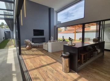 Casa · 375m² · 3 Quartos · 6 Vagas · Casa em Jardim Passárgada I, Cotia/SP de 375m² 3 quartos à venda por R$ 2.550.000,00