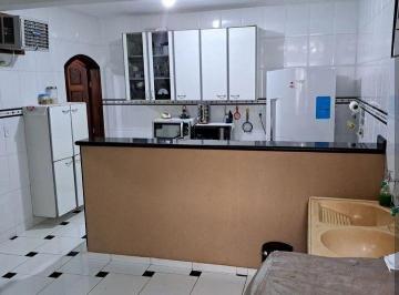 Casa · 140m² · 3 Quartos · 2 Vagas · Sobrado em Jardim Imperial, Cruzeiro/SP de 140m² 3 quartos à venda por R$ 400.000,00