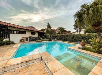 Casa · 270m² · 5 Quartos · 7 Vagas · Casa em Manguinhos, Armação dos Búzios/RJ de 270m² 5 quartos à venda por R$ 5.500.000,00