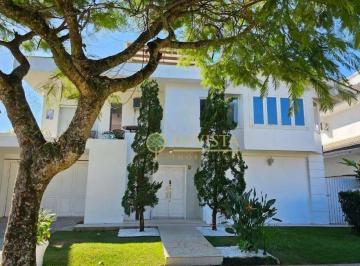 Casa · 250m² · 5 Quartos · 4 Vagas · Casa em Jurerê Internacional, Florianópolis/SC de 250m² 5 quartos à venda por R$ 5.500.000,00