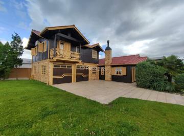 Casa · 220m² · 3 Quartos · 2 Vagas · Casa em Sesi, Canela/RS de 220m² 3 quartos à venda por R$ 1.750.000,00