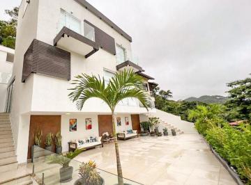 Casa · 550m² · 5 Quartos · 4 Vagas · Casa em Piratininga, Niterói/RJ de 550m² 5 quartos à venda por R$ 2.999.999,00