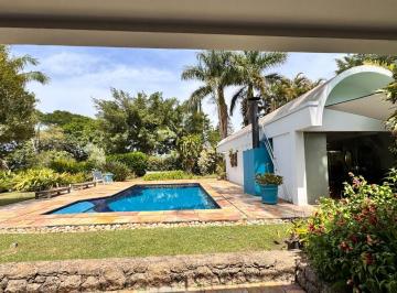 Casa · 700m² · 5 Quartos · 4 Vagas · Casa em Jardim Passárgada I, Cotia/SP de 700m² 5 quartos à venda por R$ 2.795.000,00