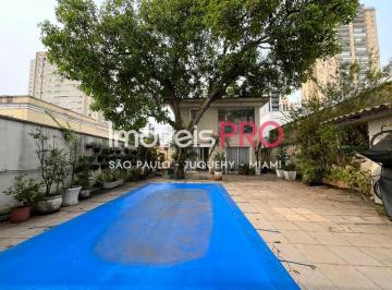 Casa · 371m² · 3 Quartos · 3 Vagas · Linda casa em rua tranquila e arborizada na Vila Olimpia