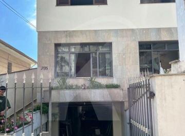 Casa · 215m² · 3 Quartos · 4 Vagas · Sobrado com 3 dormitórios, sendo 1 suíte, 4 vagas de garagem no Tucuruvi.