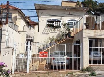 Casa · 136m² · 4 Quartos · 2 Vagas · Imóvel com 2 casas, com 2 vagas de garagem proximo ao metrô