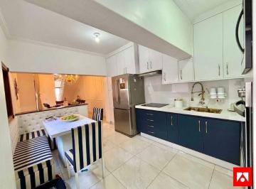 Casa · 198m² · 3 Quartos · 3 Vagas · Sobrado à venda no Jardim Esmeralda em Santa Bárbara d'Oeste com 3 Quartos, 1 Suíte e 3 Vagas de Gar