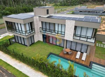 Casa · 336m² · 4 Quartos · Casa Alphapark
