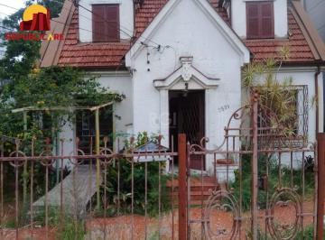 Casa · 201m² · 4 Quartos · 2 Vagas · Casa de 4 dormitórios na Av. Teresópolis bairro Teresópolis