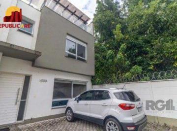 Casa · 196m² · 3 Quartos · 2 Vagas · Casa impecável e mobiliada, com 3 niveis, possui 3 dormitórios sendo 1 suíte, 4