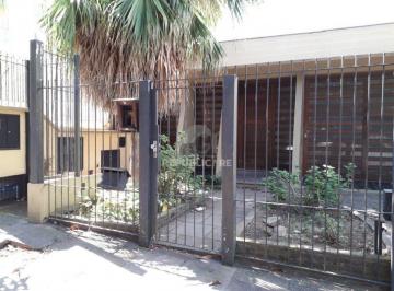 Casa · 385m² · 5 Quartos · 4 Vagas · Casa para Venda - 385m², 5 dormitórios, sendo 1 suites, 4 vagas - Petrópolis