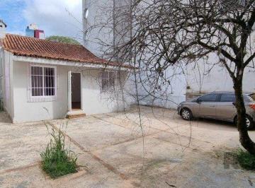 Casa · 105m² · 2 Quartos · 5 Vagas · Casa de 2 dormitórios no bairro Petrópolis