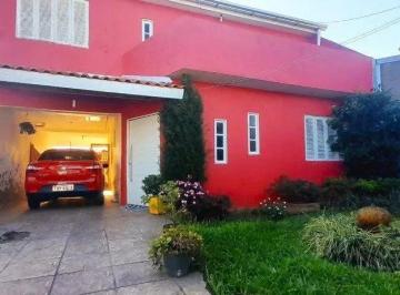 Casa · 280m² · 6 Quartos · 3 Vagas · Casa à venda - na Restinga