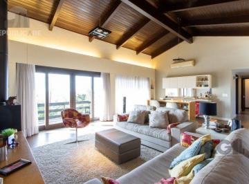 Casa · 417m² · 5 Quartos · 4 Vagas · Casa à venda - em Teresópolis
