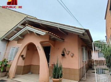 Casa · 198m² · 3 Quartos · 4 Vagas · Casa térrea com edícula aos fundos