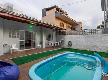 Casa · 157m² · 3 Quartos · 4 Vagas · Casa no Jardim do Salso de 3 dormitórios pátio e piscina