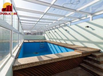Casa · 444m² · 4 Quartos · 2 Vagas · Casa incrível com 444m² privativos, para uso misto, residencial ou comercial.