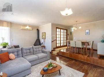 Casa · 234m² · 3 Quartos · 3 Vagas · Casa no bairro Petrópolis de 3 dormitórios