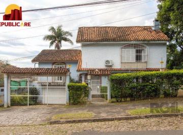 Casa · 180m² · 4 Quartos · 4 Vagas · Casa no bairro Cristal, Possui 4 dormitórios, sendo 1suíte, closet e banheira de