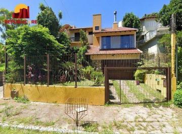 Casa · 330m² · 4 Quartos · 4 Vagas · Casa à venda - em Teresópolis