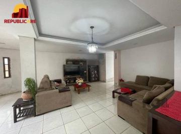 Casa · 130m² · 4 Quartos · 2 Vagas · Casa de 4 dormitórios, bairro Ipanema