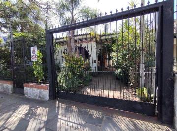 Comercial · 200m² · 4 Vagas · Casa comercial térrea na Av. Aparício Borges - bairro Teresópolis