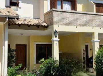 Casa · 160m² · 3 Quartos · 2 Vagas · Sobrado com três dormitórios no Condoínio Residência Jardim Verde Ipanema.