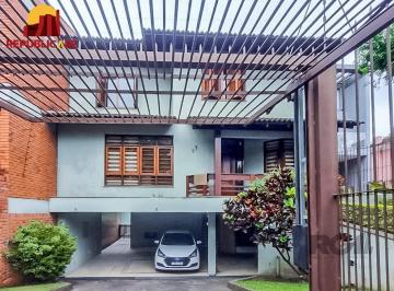 Casa · 225m² · 4 Quartos · Casa à venda - em Teresópolis