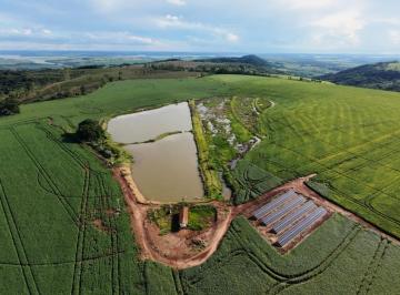 Foto 01 · EXCELENTE FAZENDA A VENDA EM AVARÉ - SP ?? Área Total: 86 Alqueires ou 208,5 hectares, vermelho ar