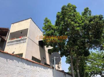 Casa · 202m² · 3 Quartos · 5 Vagas · Casa com 3 quartos e 202 metros quadrados no Jardim Universo