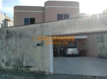 Casa · 250m² · 3 Quartos · 5 Vagas · Casa com 03 quartos, 220m² no Centro  SJC