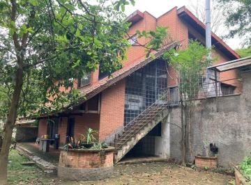 IMG_20260615_105508_000.jpeg · Elegante casa em condomínio para venda com 4 quartos, sendo 2 suítes, 454m² - urban#AHCPY