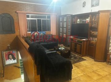 68c5c8d881da458a694169a0a0b769e9.jpg · Sobrado de 250m² com 3 quartos