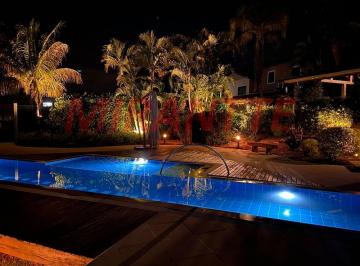 b5dcedfb6029bf7da3ba9c3d5d57a97f.jpg · Sobrado de 280m² com 3 quartos