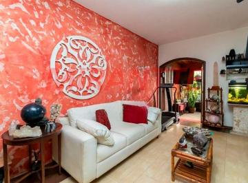 330e3d780dde08f339f60981477b82e9.jpg · Sobrado de 200m² com 3 quartos