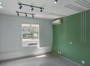 Comercial , Brasília · Sala comercial reformadíssima, bem localizada!