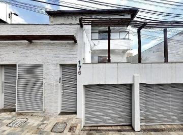 Apartamento · 214m² · 3 Quartos · LINDO APARTAMENTO NO CENTRO DE ITAÚNA-MG!