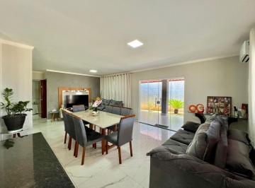 Casa de 3 quartos, Águas Claras · Linda casa de 800 m² e três suítes em Arniqueiras