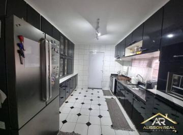 Casa · 160m² · 3 Quartos · 2 Vagas · Sobrado 3 Dormitórios, 2 vagas e Edícula no Jardim das Flores em Osasco.