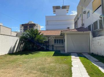 Casa · 360m² · 2 Quartos · 1 Vaga · Excelente oportunidade do morar no centro leste.