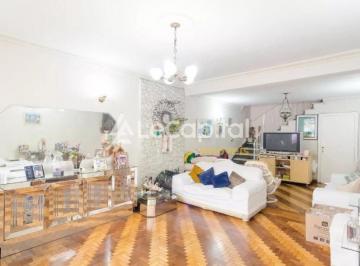 Casa · 220m² · 4 Quartos · 3 Vagas · Casa à venda com 220m², 4 quartos e 3 vagas/ Mirandópolis - São Paulo - SP