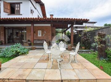 bfbd971269e757fca74254d72cac332840184382 · Casa com 4 dormitórios à venda, 330 m² por R$ 1.800.000,00 - Itaipu - Niterói/RJ