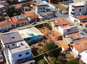 Casa · 720m² · 3 Quartos · 6 Vagas · Casa com lote de 720 m² a venda em Carmópolis de Minas, MG